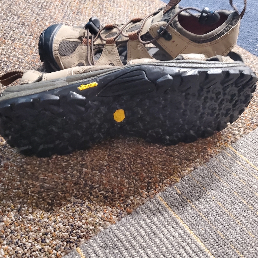 Hiking sandals